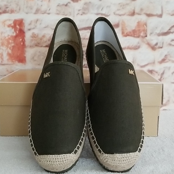 New Michael Kors Hastings Slip-On Sneakers - Picture 6 of 7